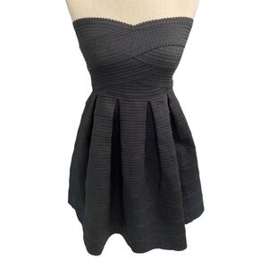 Honey Punch Black Strapless Box Pleats Dress Size Large NEW